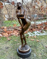 Erotikus női akt - monumentális bronz szobor 