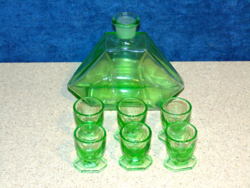 Uránzöld likőrös poharak + 1 likőrös üveg