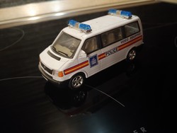 Volswagen Transporter POLICE autó makett modell