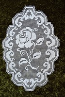 Csipke horgolt recehorgolás rózsa kézimunka terítő asztalközép asztali dísz lakástextil  62 x 41 cm