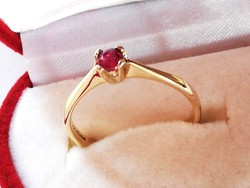 Arany gyűrű rubin kővel (9k) 