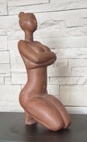 Terracotta női akt szobor