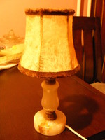Régi lámpaernyős onix asztali lámpa