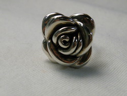 KK822 Különleges ezüst gyűrű rózsa motívum 925