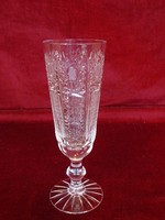 Ólomkristály pezsgős pohár, dúsan csiszolt, kézi munka, 18 cm magas, szájátmérő 6 cm.