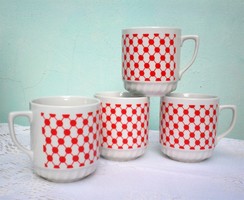 Szép piros pettyes porcelán bögre, 4 db vintage cseh  Lubenec / KVary