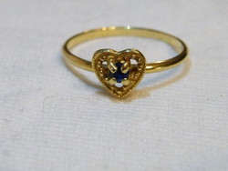KK860 18 karátos zafír köves arany gyűrű szív