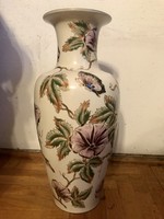 Zsolnay porcelán nagy méretű ( 41cm )váza, lepkés-virág mintás dekorral