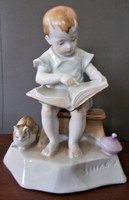 Sinkó András tervezte, Zsolnay olvasó gyermek porcelán szobor /fiú, lány, ki hogy ismeri