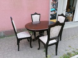 neobarokk asztal 4db székkel
