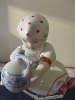 Régi Zsolnay porcelán kislány figura