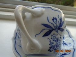 Hand painted Meissen blue onion pattern tea cup with saucer bowl