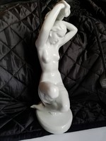 Herendi fésülködő, fehér porcelán, hibátlan, 37 cm, jelzett