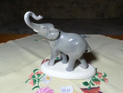 Porcelán szerencse elefánt 
