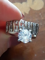 Sok köves ezüst gyűrű 