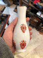 Hollóházi porcelán váza, 17 cm magas, ritkaság.