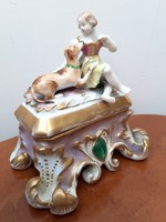 Barokk stílusú asztali fűszetartó tetején hölgy kutyával kézzel festett kb.100 éves antik porcelán