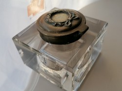 Tintarartó, kalmáris régi öntött üveg. Több mint fél kiló réz tetővel 