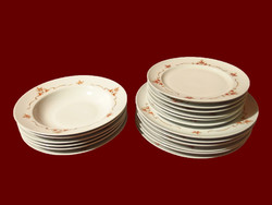 Csipkebogyó mintás alföldi porcelán étkészlet 6-6 mély-, lapos- és süteményes tányér