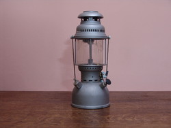 Petromax antik petróleum lámpa