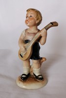 W&A Bertram mandolinon játszó kisfiú