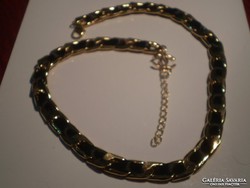 COCO CHANEL arany-fekete szinű nyaklánc