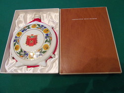 MN Tiszthelyettes avatására adott Hollóházi porcelán kulacs dobozában