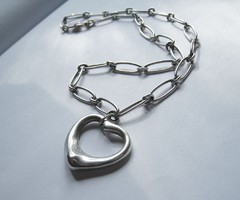Tiffany & Co. ezüst nyakék szívvel, Elsa Peretti, Spain