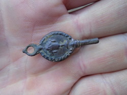 Antik bronz zsebóra kulcs !
