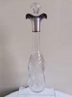 Ezüst tetejű csiszolt üveg palack
