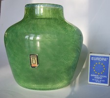 Régi, gyönyörűséges uránzöld színű karcagi fátyolüveg, fátyol üveg  váza eredeti címkével