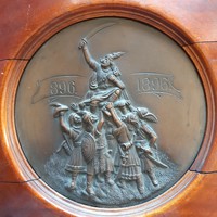 Millenniumi bronz dombormű, 40 cm