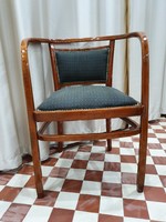 Gyönyörű Thonet- J.&J. Kohn karfás szék.