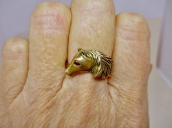 Gyönyörű antik lovas rézgyűrű