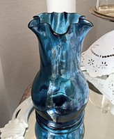 Türkizkék fodros peremű szakított üveg váza 