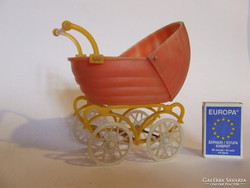 Régi, retró műanyag játék babakocsi, baba kellék az 1970-es évekből