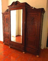 Bécsi barokk haromajtós szekrény
