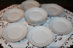 Antik Zsolnay fehér barokk  tollazott lapos  tányérok