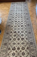 Szürkés drapp barna tónusú gépi perzsa futó szőnyeg