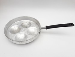 Alumínium tarkedli sütő, akasztható bakelit nyéllel - retro konyhai eszköz, sütemény, cukrász eszköz