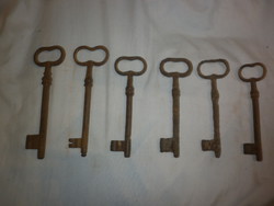 6db nagyméretű antik kulcs 12,5-15cm közöttiek