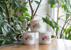 Alföldi retro porcelán virág mintás bögrék - csészék - 3 db