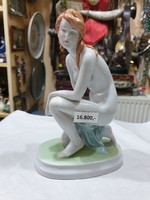 Zsolnay porcelán figura 