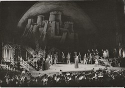 Retro képeslap - Szeged, Szabadtéri játékok, jelenet Verdi "Trubadur" című operájából