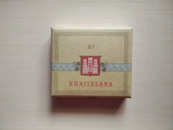 Régi Bratislava cigaretta díszdobozban