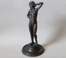 Régi fém vas talpas női akt figura szobor bronz festéssel 