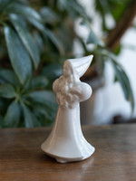 Drasche retro porcelán figura - Matyó lány virágcsokorral - festetlen