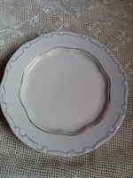 3 db Zsolnay aranytollazott lapos tányér