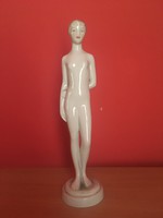 Hollóházi női akt procelán szobor