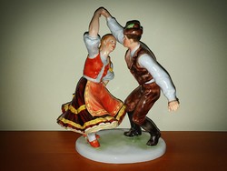 Nagyméretű Herendi csárdás táncoló pár figura